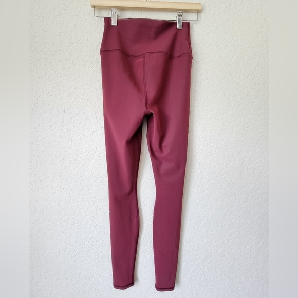 Alo Yoga Warrior Ripped Distressed Red ActiveWorkout Leggings Small - Picture 7 of 11